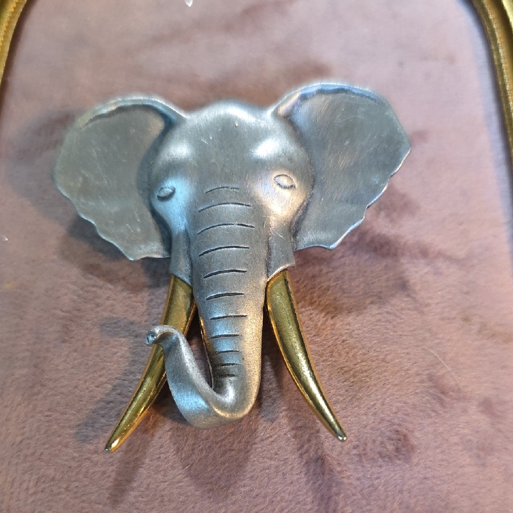 Vintage JJ Pewter Elephant Brooch